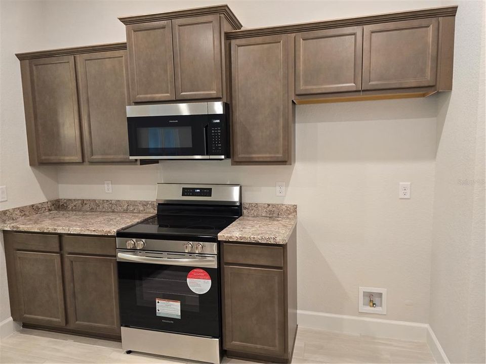 Active With Contract: $322,450 (4 beds, 3 baths, 2265 Square Feet)