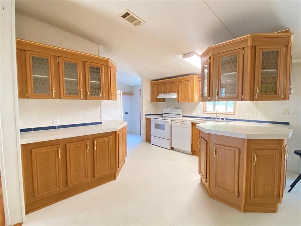 For Sale: $225,000 (4 beds, 2 baths, 1620 Square Feet)