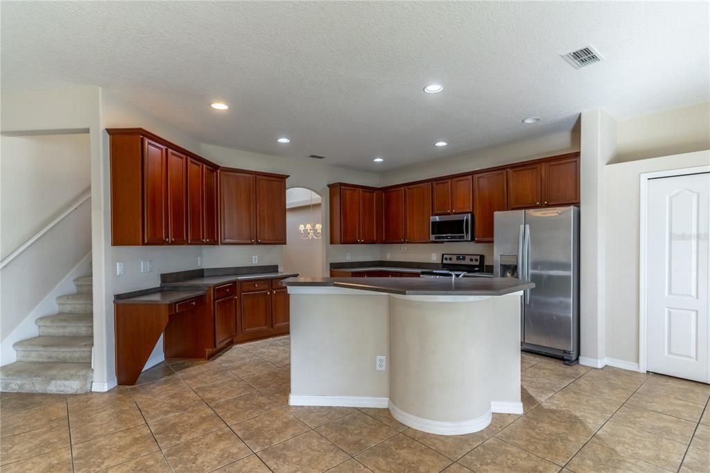 For Rent: $2,900 (4 beds, 3 baths, 3356 Square Feet)