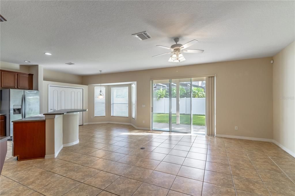 For Rent: $2,900 (4 beds, 3 baths, 3356 Square Feet)