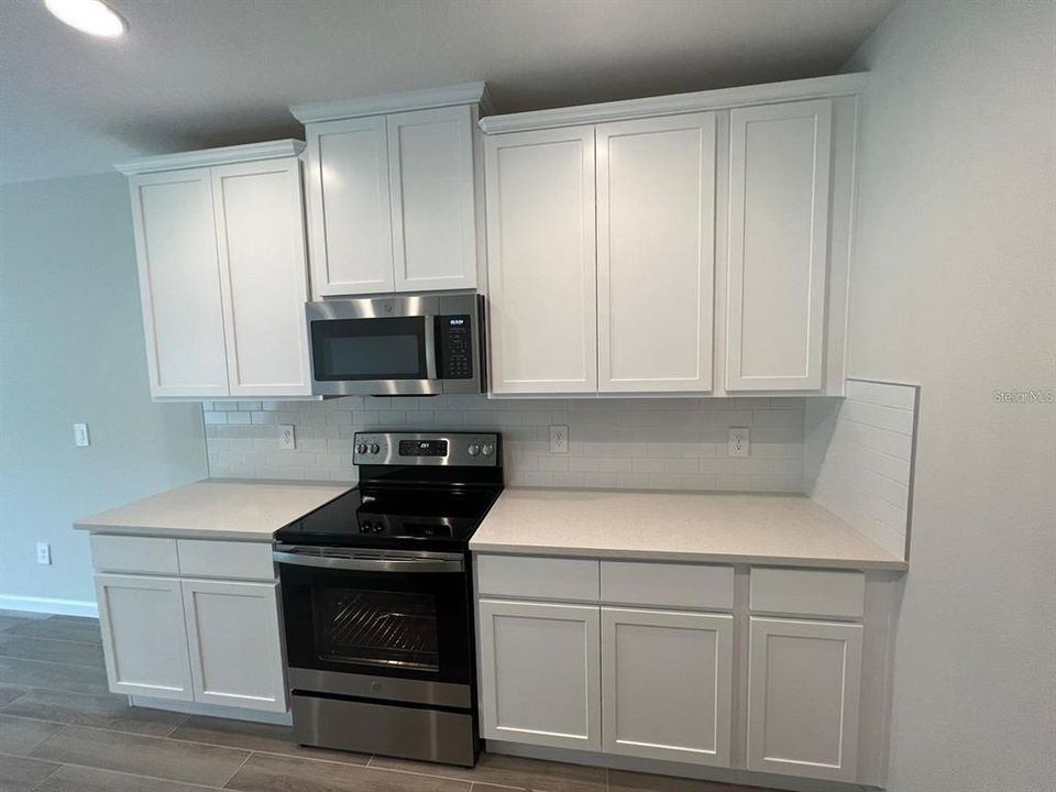 For Rent: $2,300 (3 beds, 2 baths, 1379 Square Feet)