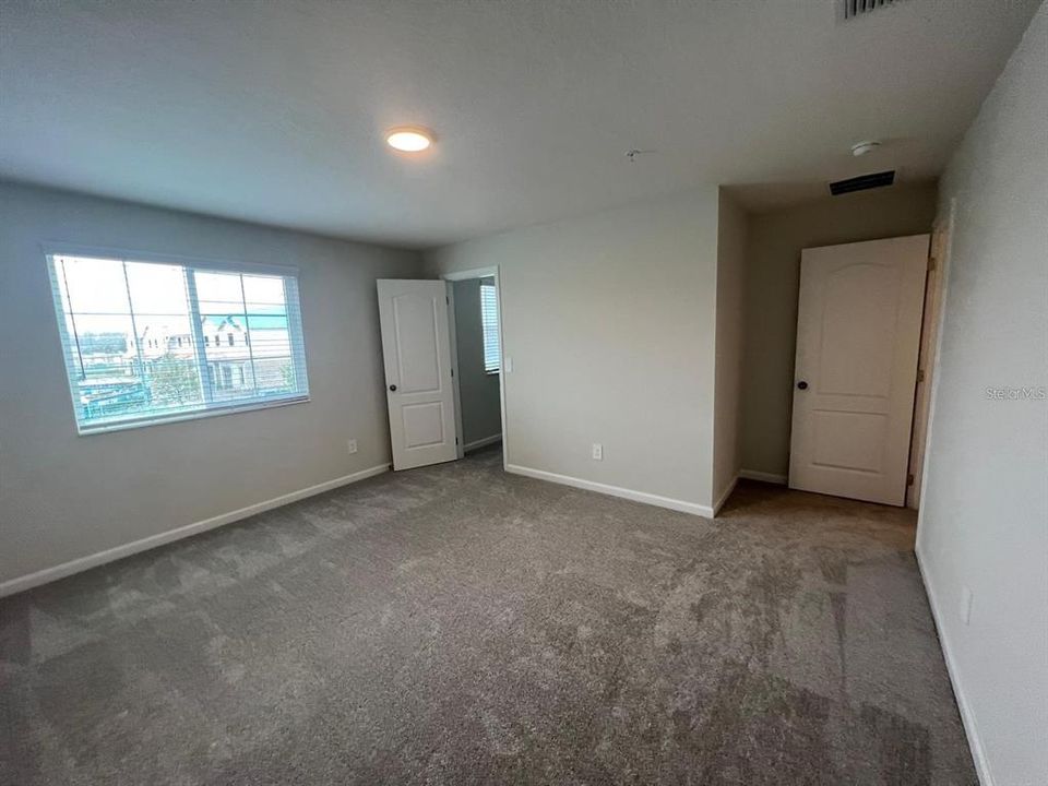 For Rent: $2,300 (3 beds, 2 baths, 1379 Square Feet)