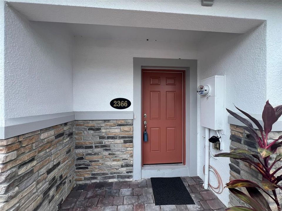 For Rent: $2,300 (3 beds, 2 baths, 1379 Square Feet)