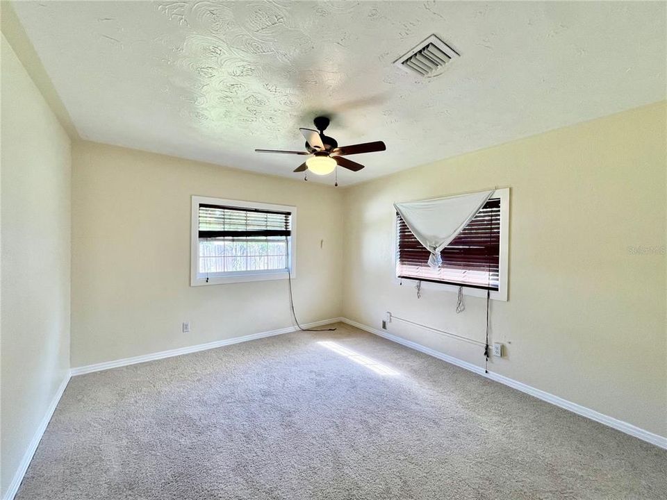 For Rent: $2,200 (3 beds, 2 baths, 2071 Square Feet)