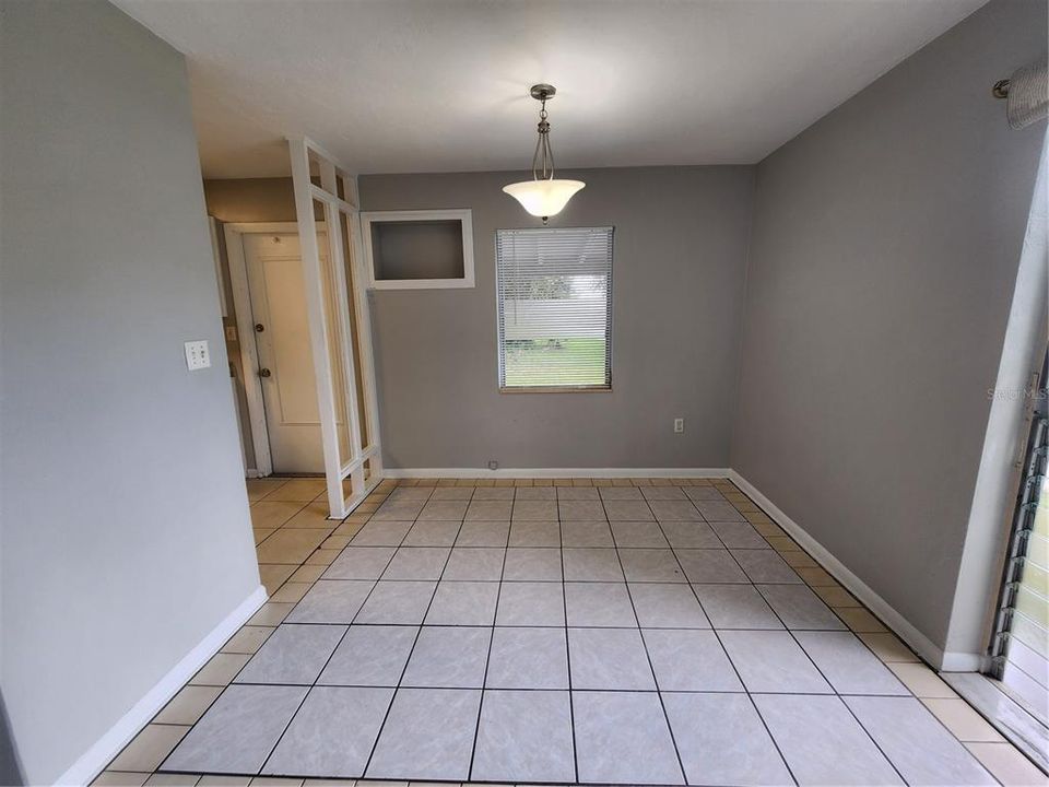 For Sale: $174,000 (2 beds, 1 baths, 851 Square Feet)