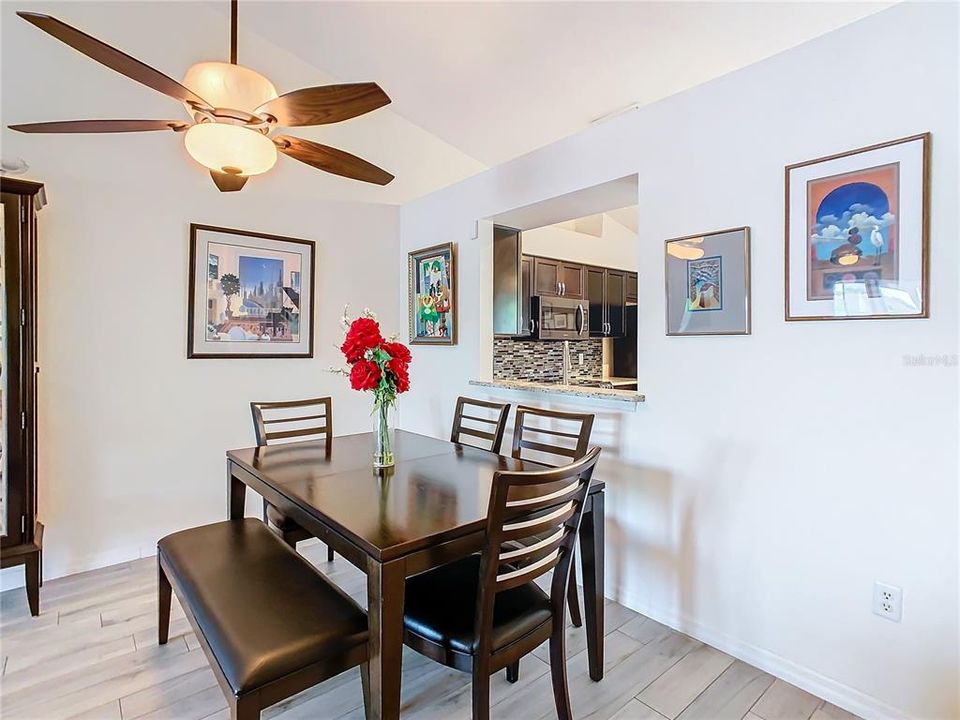 Active With Contract: $315,000 (2 beds, 2 baths, 1185 Square Feet)