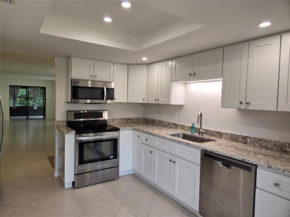 For Sale: $234,800 (2 beds, 2 baths, 1060 Square Feet)