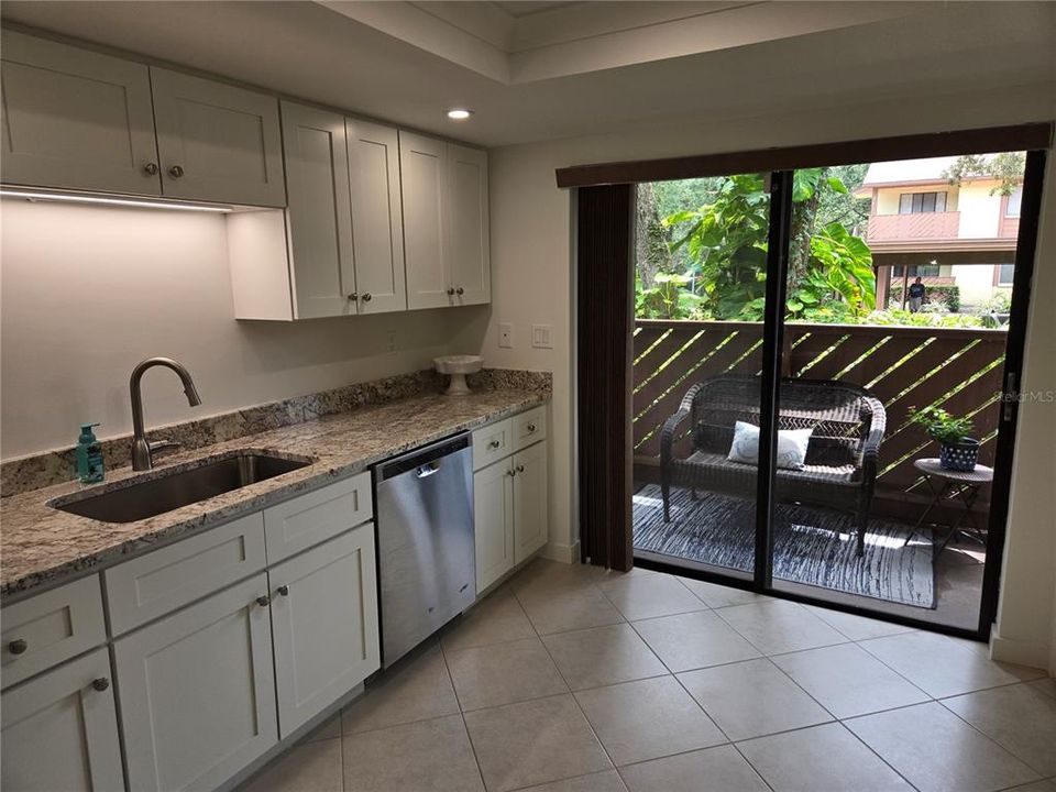 For Sale: $234,800 (2 beds, 2 baths, 1060 Square Feet)