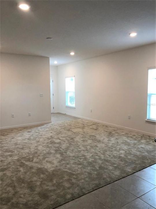 For Rent: $2,100 (3 beds, 2 baths, 1694 Square Feet)