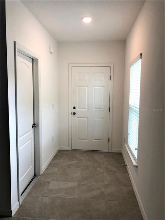 For Rent: $2,100 (3 beds, 2 baths, 1694 Square Feet)