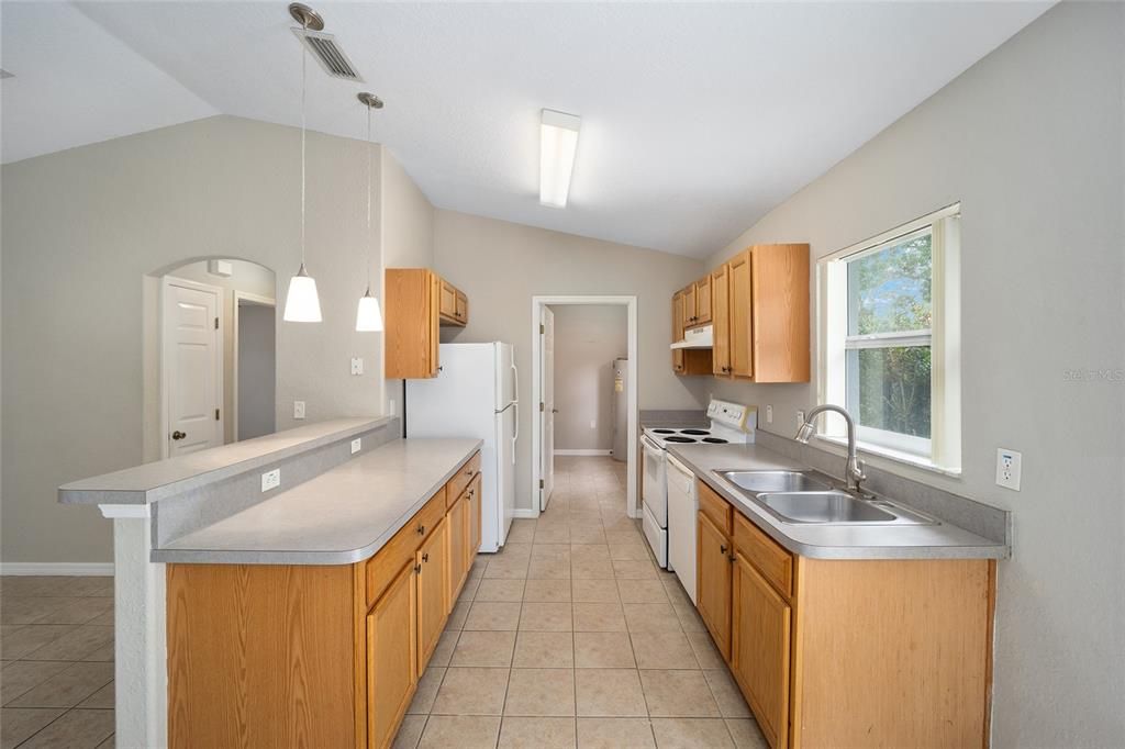 For Rent: $1,400 (2 beds, 2 baths, 1079 Square Feet)