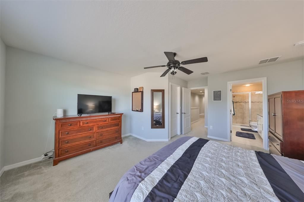 Active With Contract: $2,150 (3 beds, 2 baths, 1536 Square Feet)