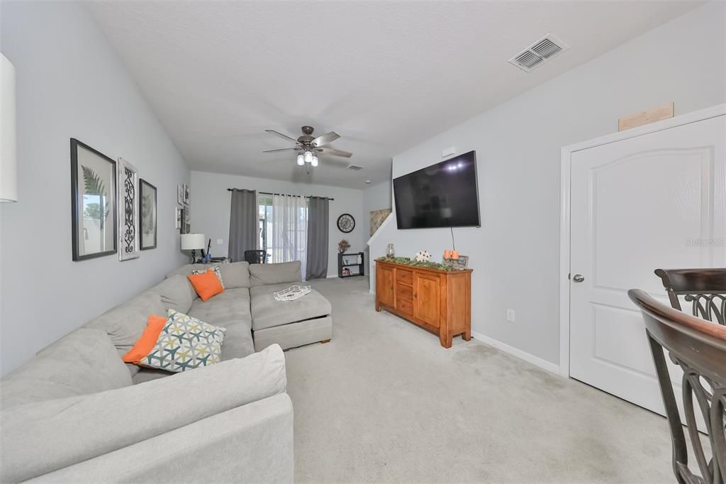 Active With Contract: $2,150 (3 beds, 2 baths, 1536 Square Feet)