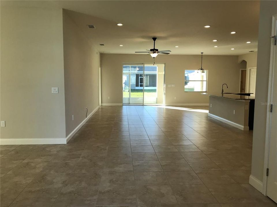 For Rent: $2,995 (5 beds, 3 baths, 2536 Square Feet)