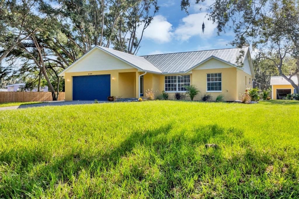 Active With Contract: $894,500 (3 beds, 2 baths, 1655 Square Feet)