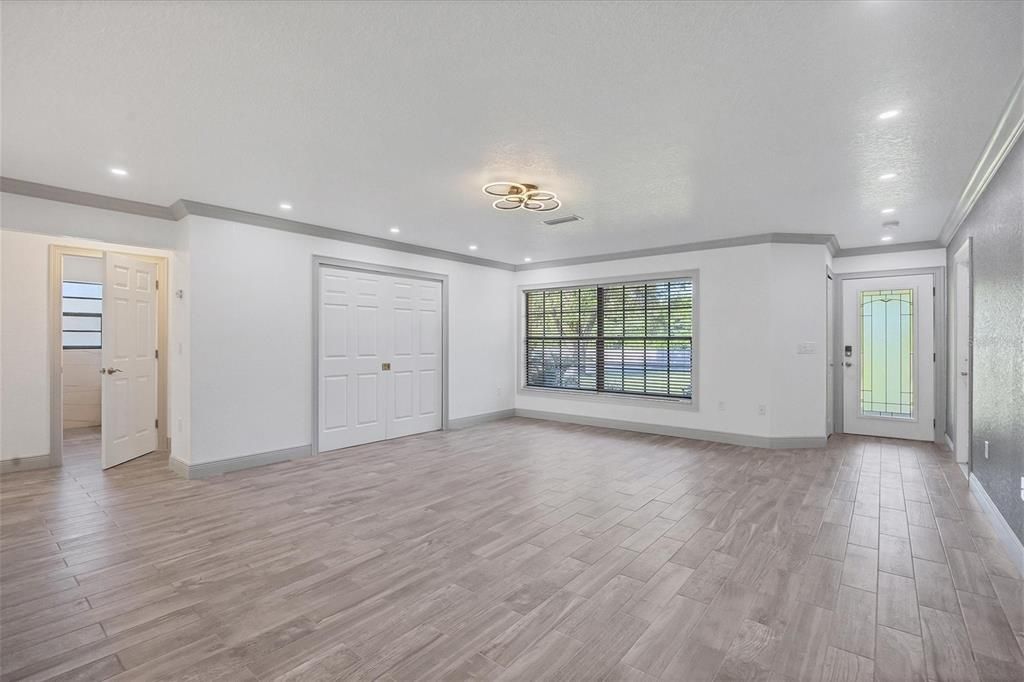 Active With Contract: $894,500 (3 beds, 2 baths, 1655 Square Feet)