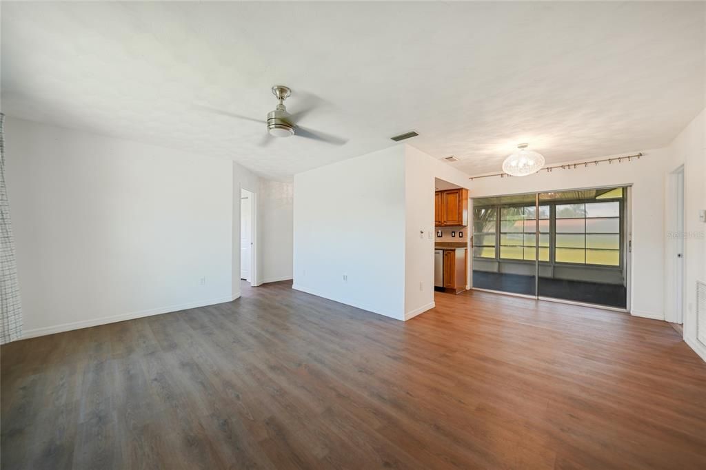 For Sale: $255,000 (2 beds, 2 baths, 1034 Square Feet)