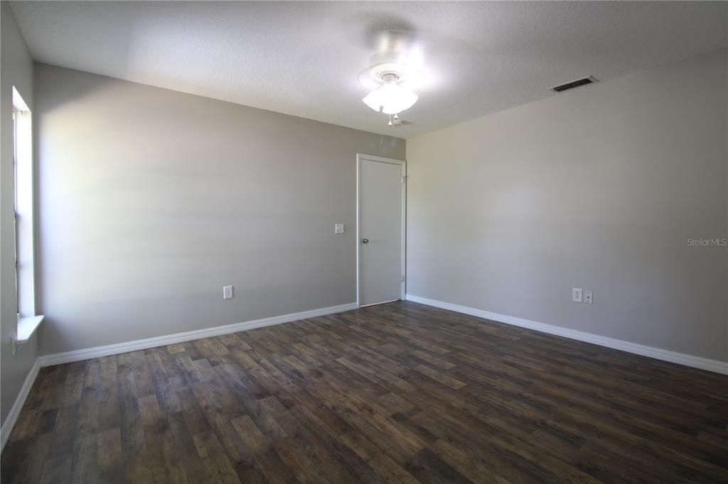 For Rent: $1,995 (3 beds, 2 baths, 1011 Square Feet)