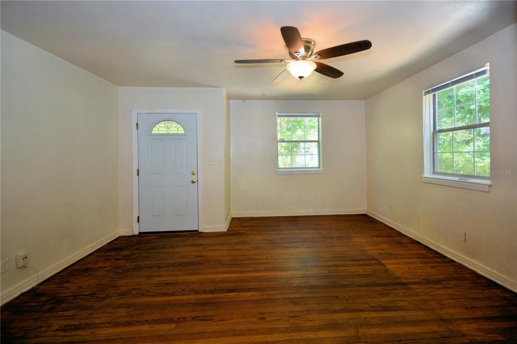 Active With Contract: $279,900 (4 beds, 2 baths, 1442 Square Feet)