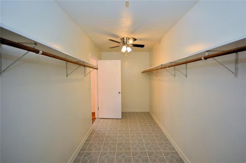 Active With Contract: $279,900 (4 beds, 2 baths, 1442 Square Feet)