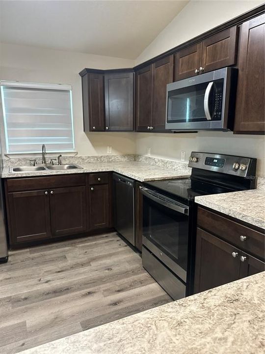 For Rent: $1,800 (3 beds, 2 baths, 1332 Square Feet)