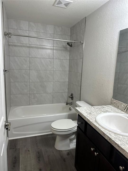 For Rent: $1,800 (3 beds, 2 baths, 1332 Square Feet)