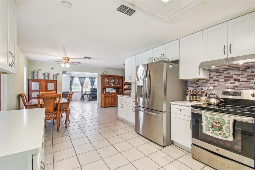 For Sale: $299,000 (2 beds, 2 baths, 1552 Square Feet)