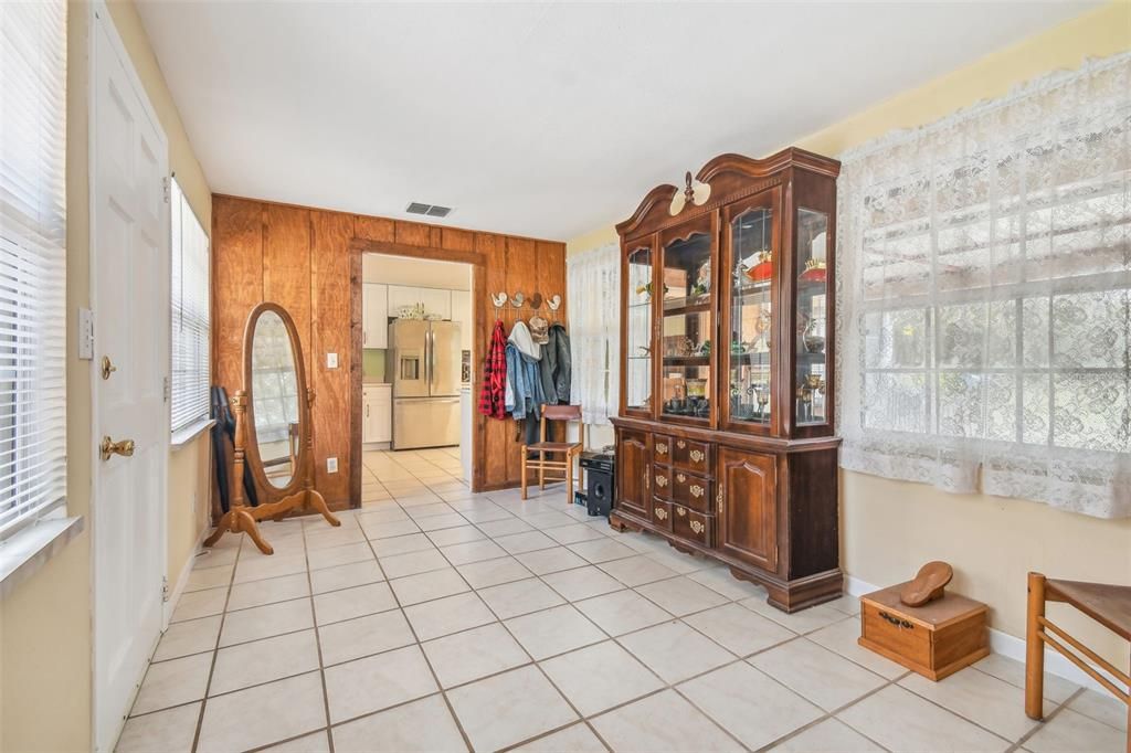 For Sale: $299,000 (2 beds, 2 baths, 1552 Square Feet)