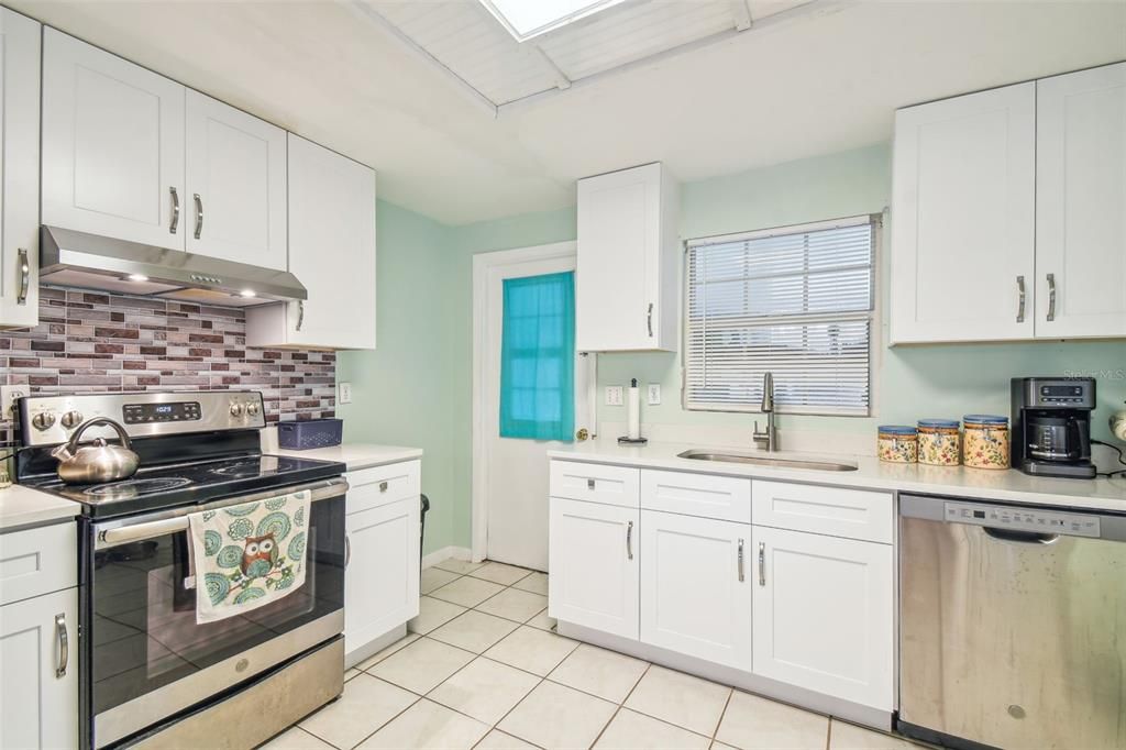 For Sale: $299,000 (2 beds, 2 baths, 1552 Square Feet)