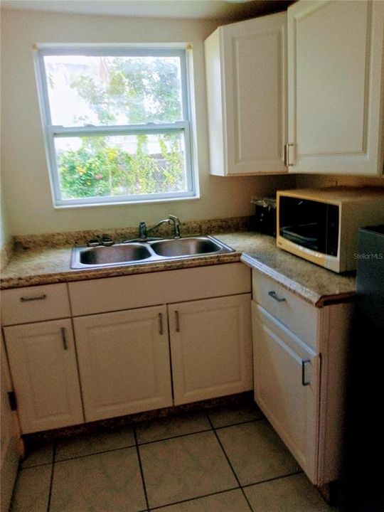 For Rent: $1,400 (1 beds, 1 baths, 790 Square Feet)