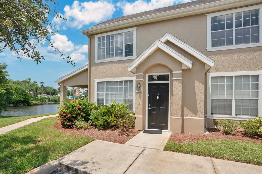 Active With Contract: $258,900 (2 beds, 2 baths, 1255 Square Feet)