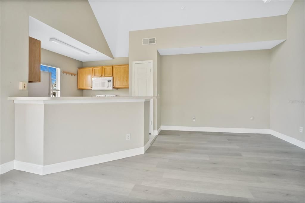 Active With Contract: $258,900 (2 beds, 2 baths, 1255 Square Feet)