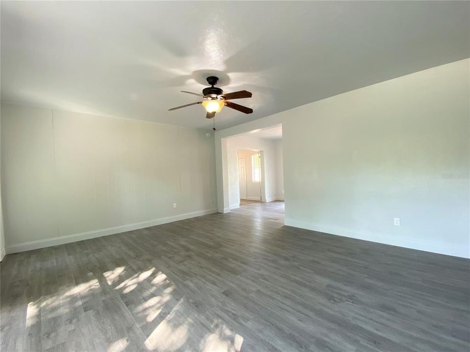 Active With Contract: $2,249 (2 beds, 1 baths, 1356 Square Feet)