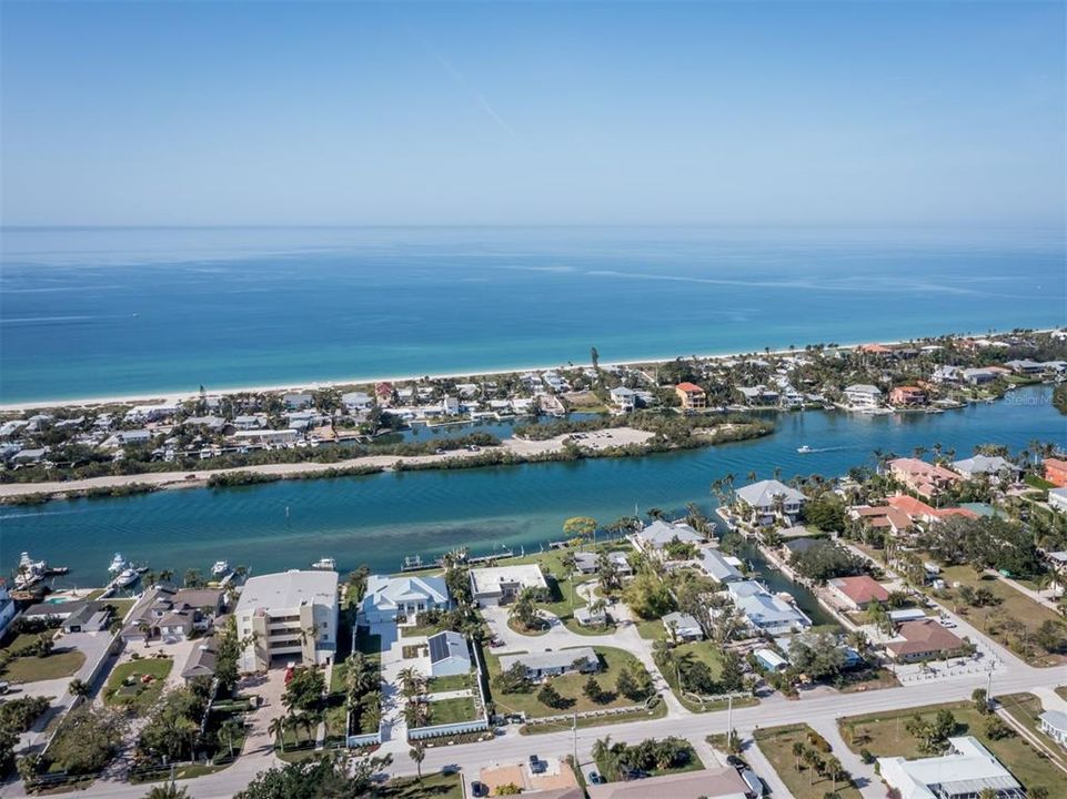 For Sale: $4,000,000 (3 beds, 3 baths, 2716 Square Feet)