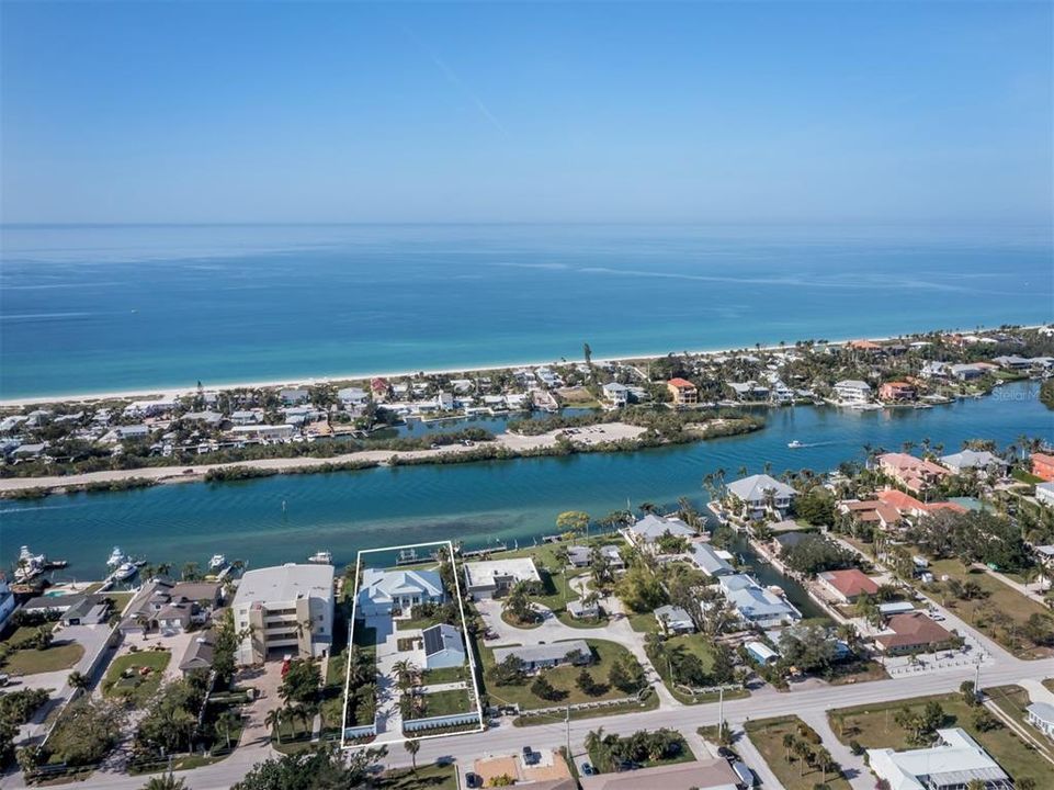 For Sale: $4,000,000 (3 beds, 3 baths, 2716 Square Feet)