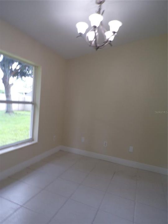 For Rent: $2,300 (3 beds, 2 baths, 2049 Square Feet)