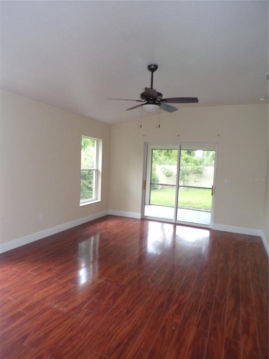 For Rent: $2,300 (3 beds, 2 baths, 2049 Square Feet)