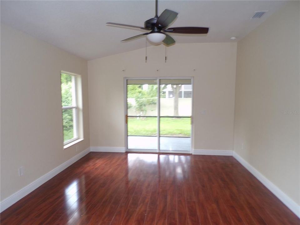 For Rent: $2,300 (3 beds, 2 baths, 2049 Square Feet)