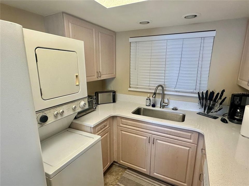 For Rent: $2,900 (2 beds, 2 baths, 950 Square Feet)