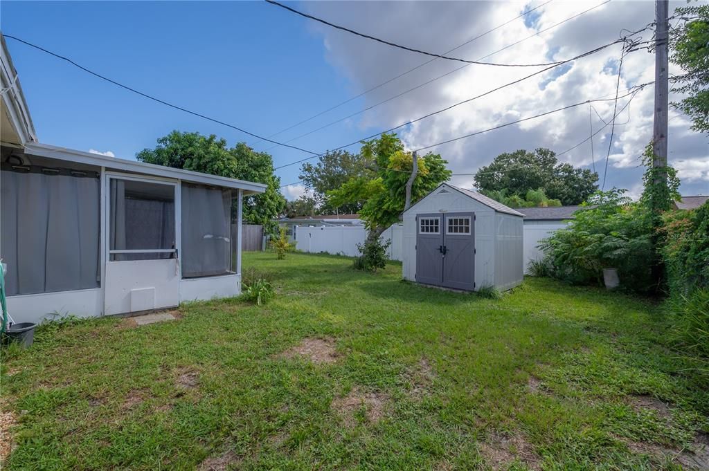 For Sale: $225,000 (2 beds, 1 baths, 848 Square Feet)