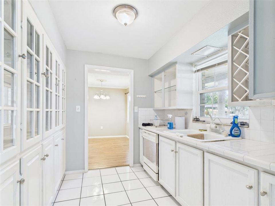 For Sale: $249,900 (3 beds, 2 baths, 1744 Square Feet)