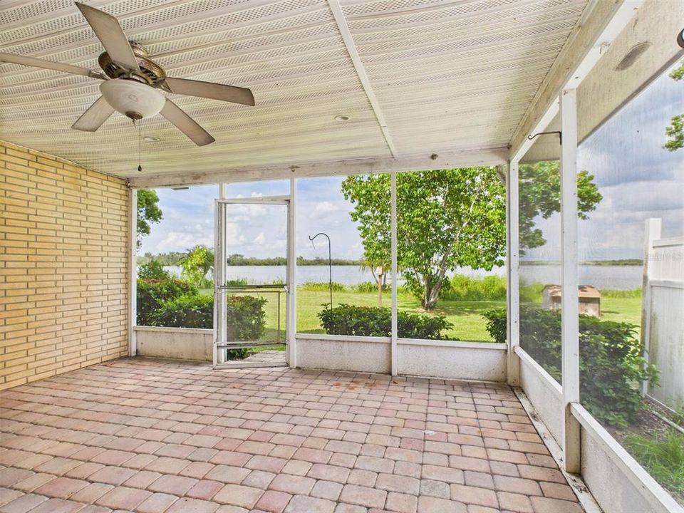 For Sale: $249,900 (3 beds, 2 baths, 1744 Square Feet)