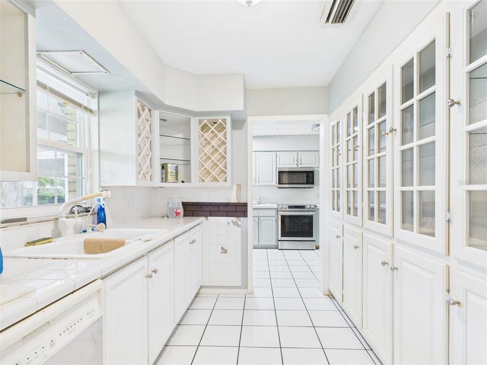 For Sale: $249,900 (3 beds, 2 baths, 1744 Square Feet)