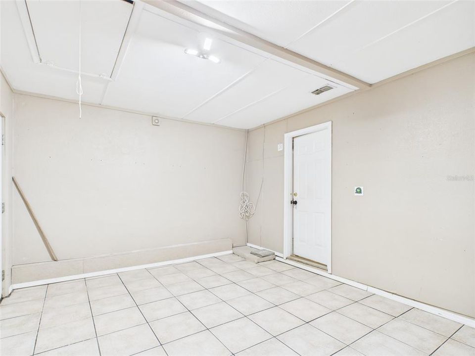 For Sale: $249,900 (3 beds, 2 baths, 1744 Square Feet)