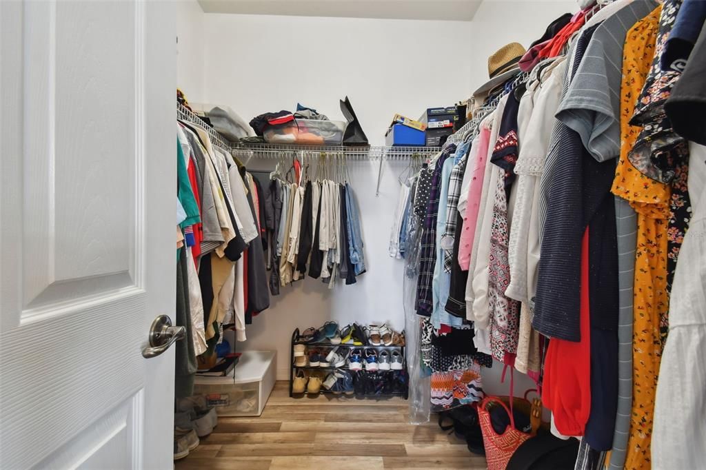 OWNER WALK-IN CLOSET