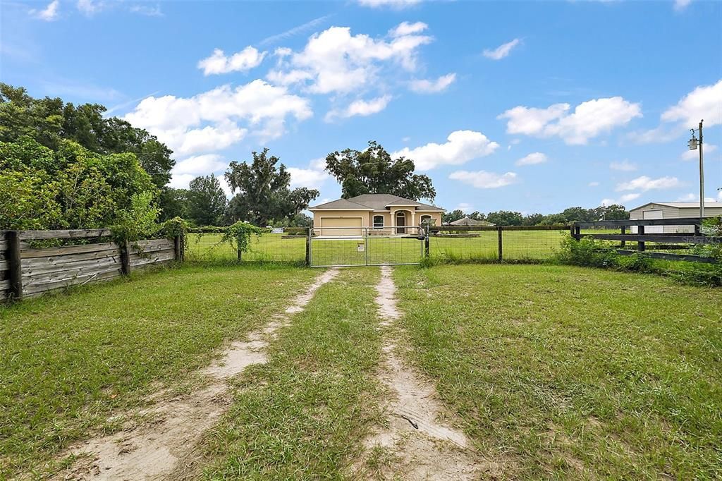 For Sale: $497,500 (3 beds, 2 baths, 1860 Square Feet)