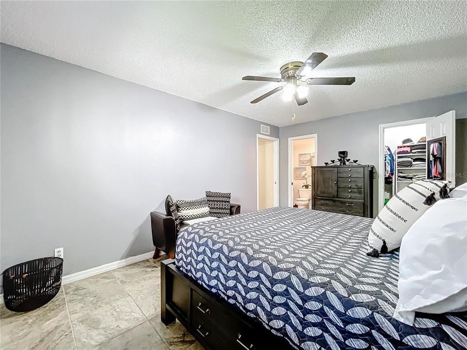 Active With Contract: $170,000 (3 beds, 2 baths, 1691 Square Feet)