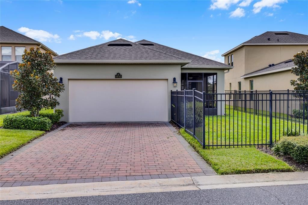 For Sale: $475,000 (3 beds, 2 baths, 1685 Square Feet)