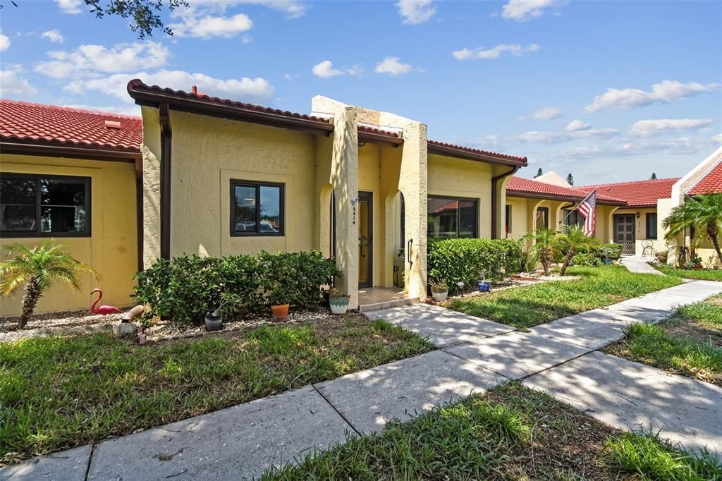 Active With Contract: $216,900 (2 beds, 2 baths, 1002 Square Feet)