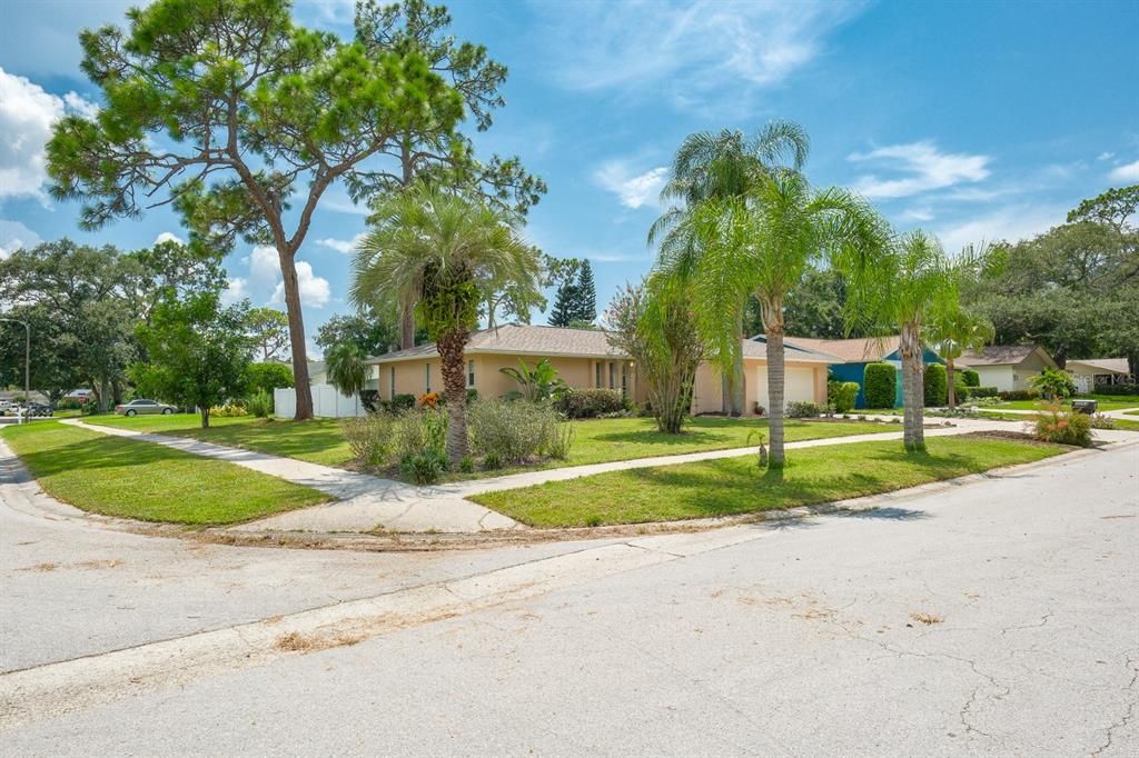 Active With Contract: $479,900 (3 beds, 2 baths, 1851 Square Feet)